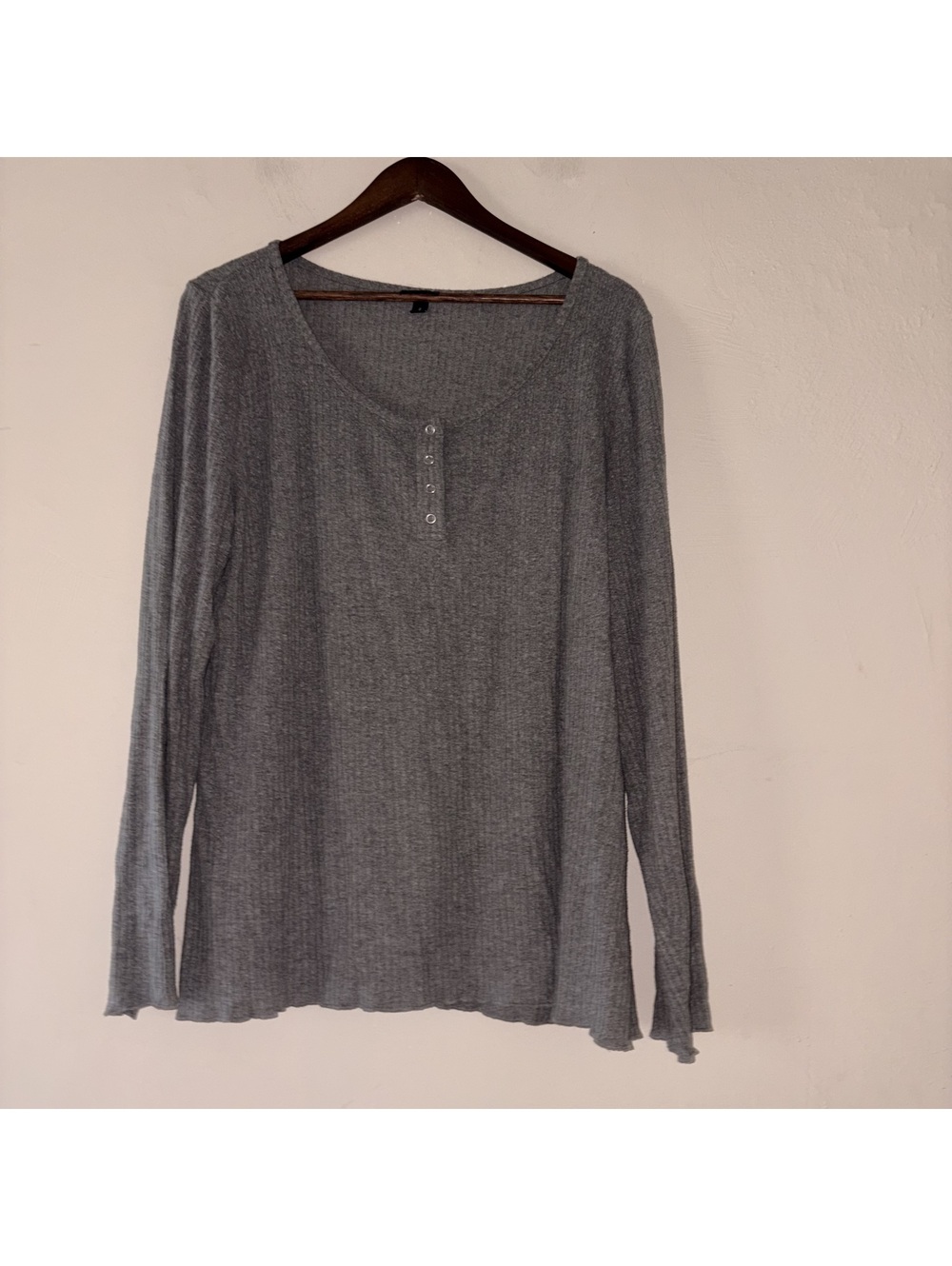 Torrid Gray Ribbed Henley Long Sleeve Top - Size 2